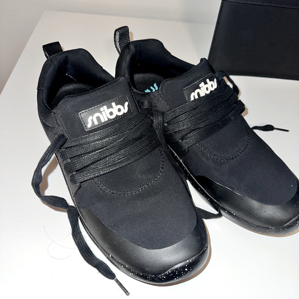 Snibbs - work shoe.